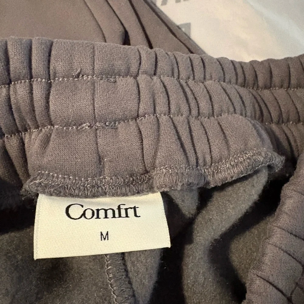 Men's gray Joggers, M pockets and gathered leg - Picture 4 of 4